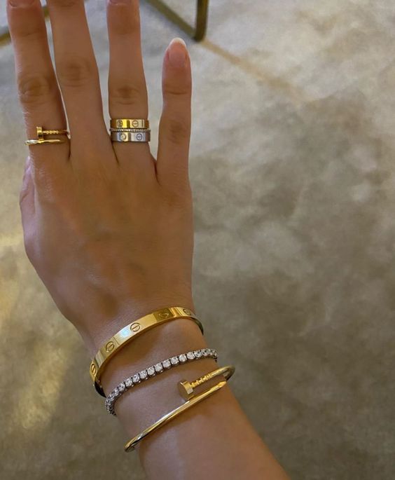 GOLD NAIL BRACELET