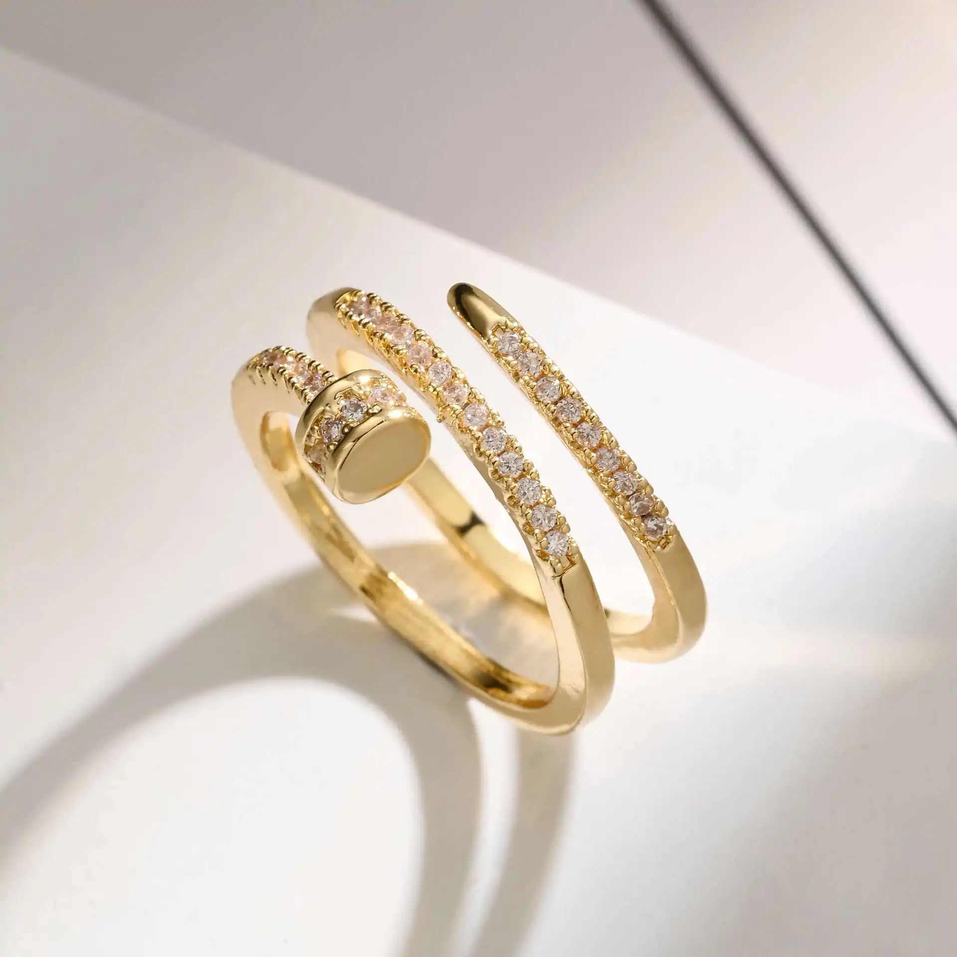 NAIL TWIST RING