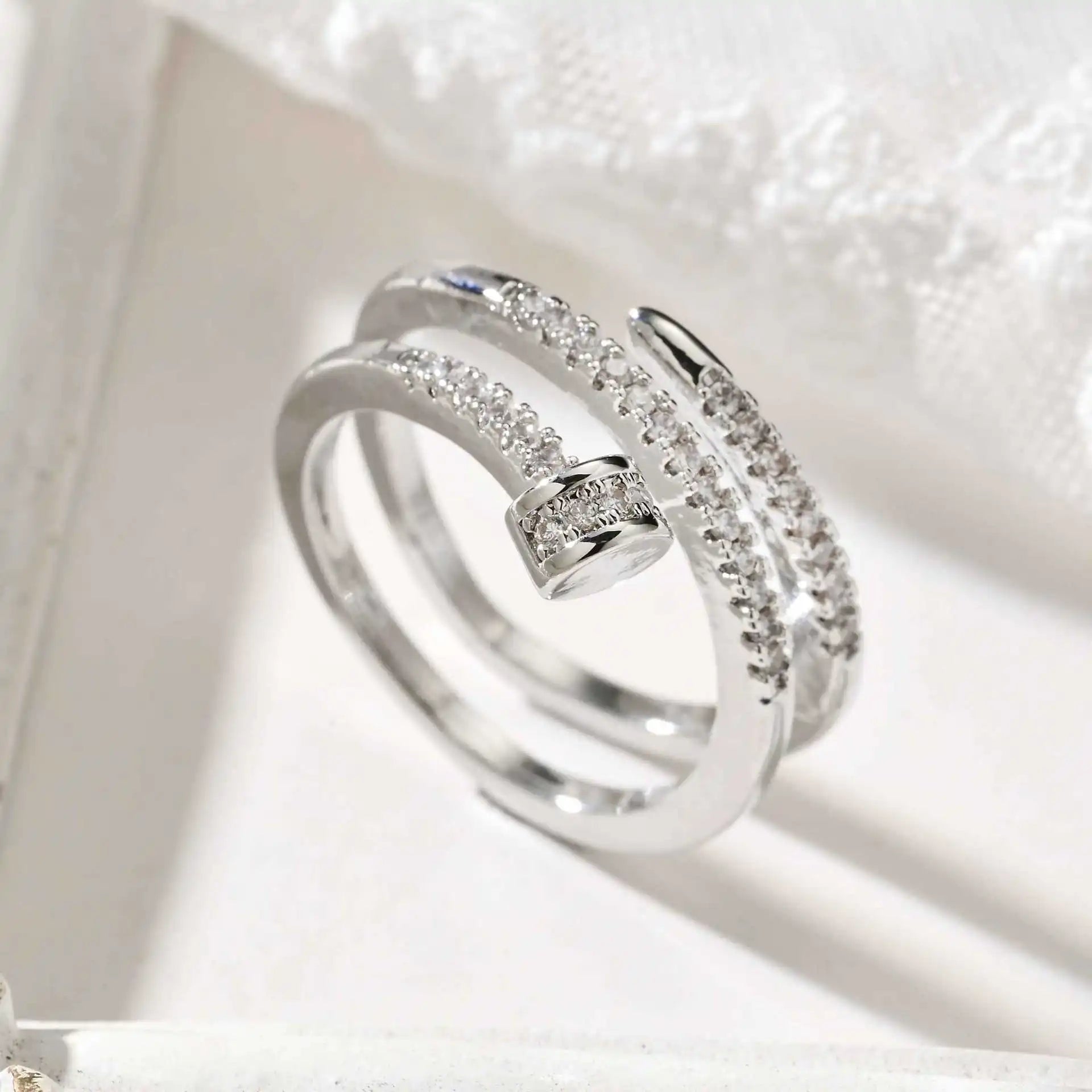 NAIL TWIST RING